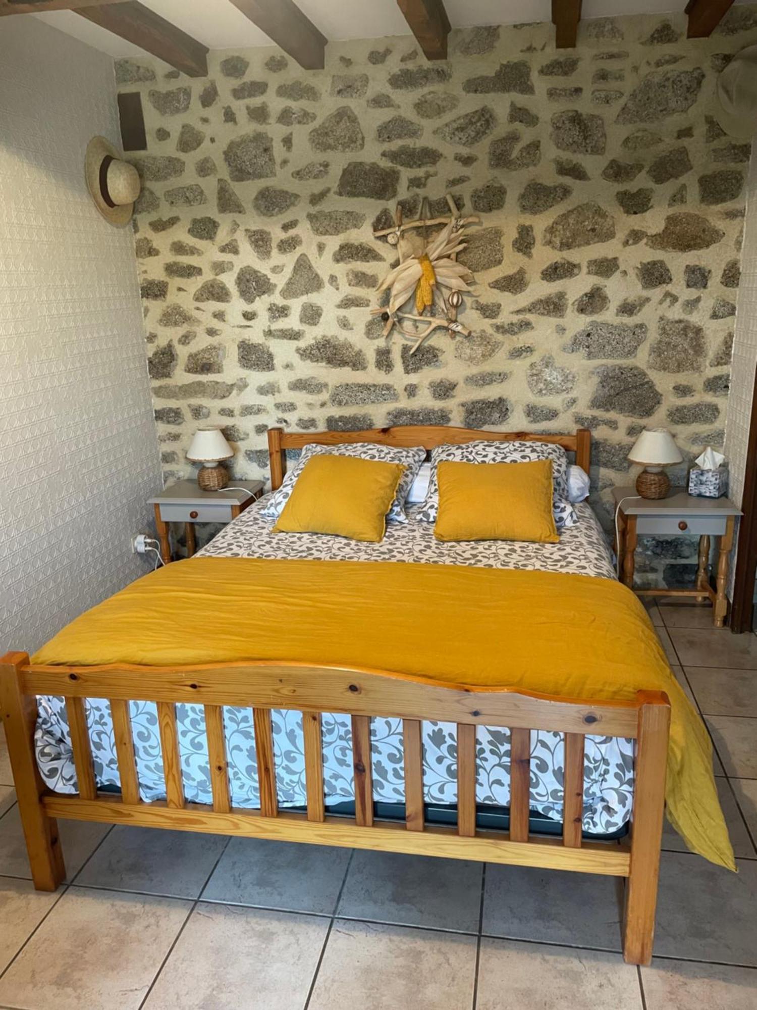 Maison D'Hotes Ourdeaux Et Gite Chez Rouchon Alleyrat  ภายนอก รูปภาพ